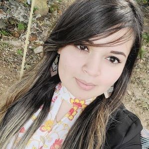 Meet your Posher, Stefany